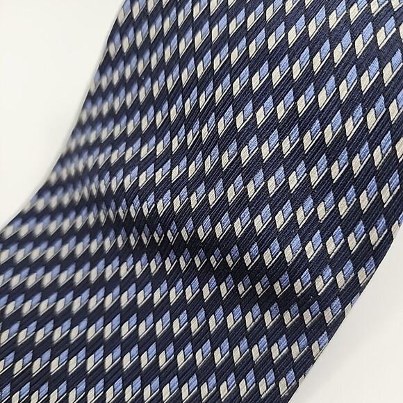Nautica Blue & Black Geometric Silk Necktie - Like New - Picture 3 of 4
